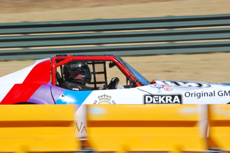 Illustration for article titled This Lifted Corvette Became A BMW-Powered Race Car For Way Cheaper Than You Think